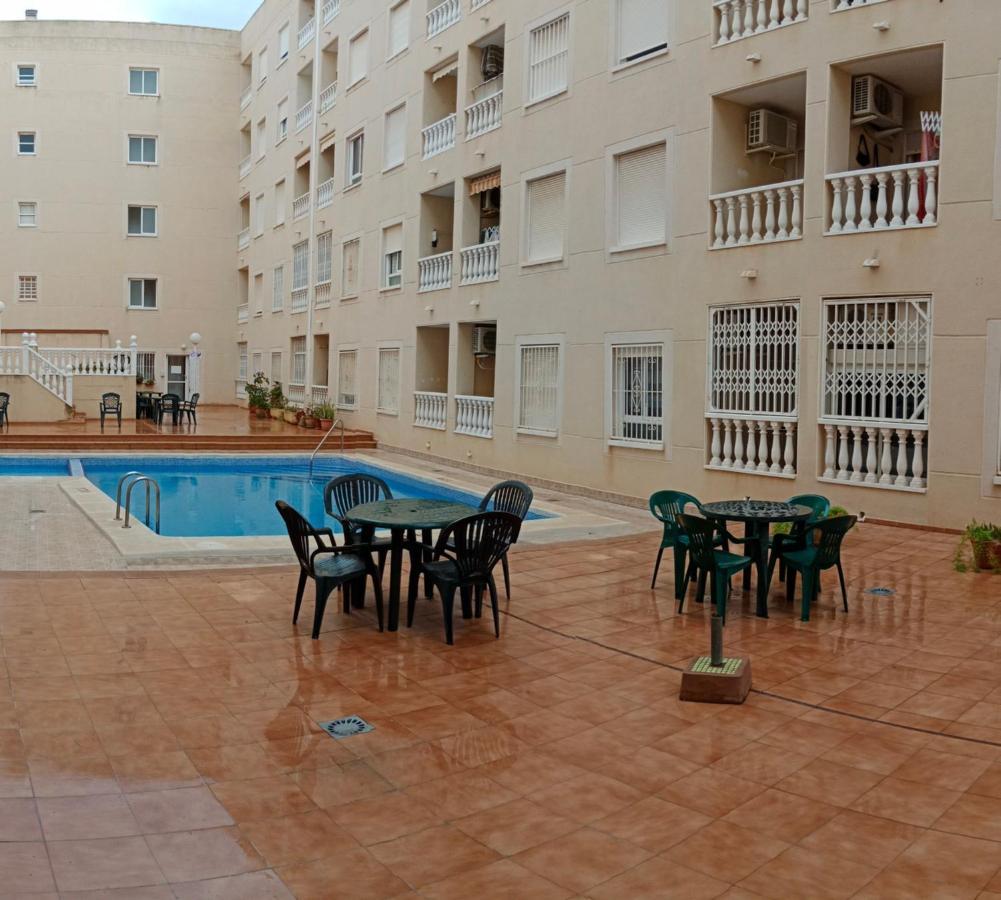 Estudio Wifi Bano 1 Sofa Cama Doble Piscina Playa 100Mts Torrevieja Kültér fotó